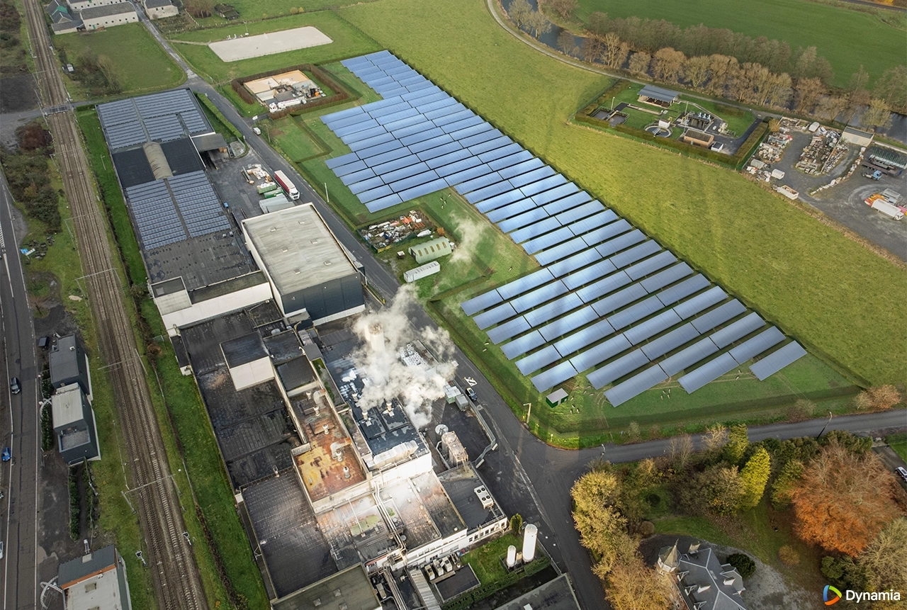 Vue aérienne du paysage avec intégration du parc photovoltaïque